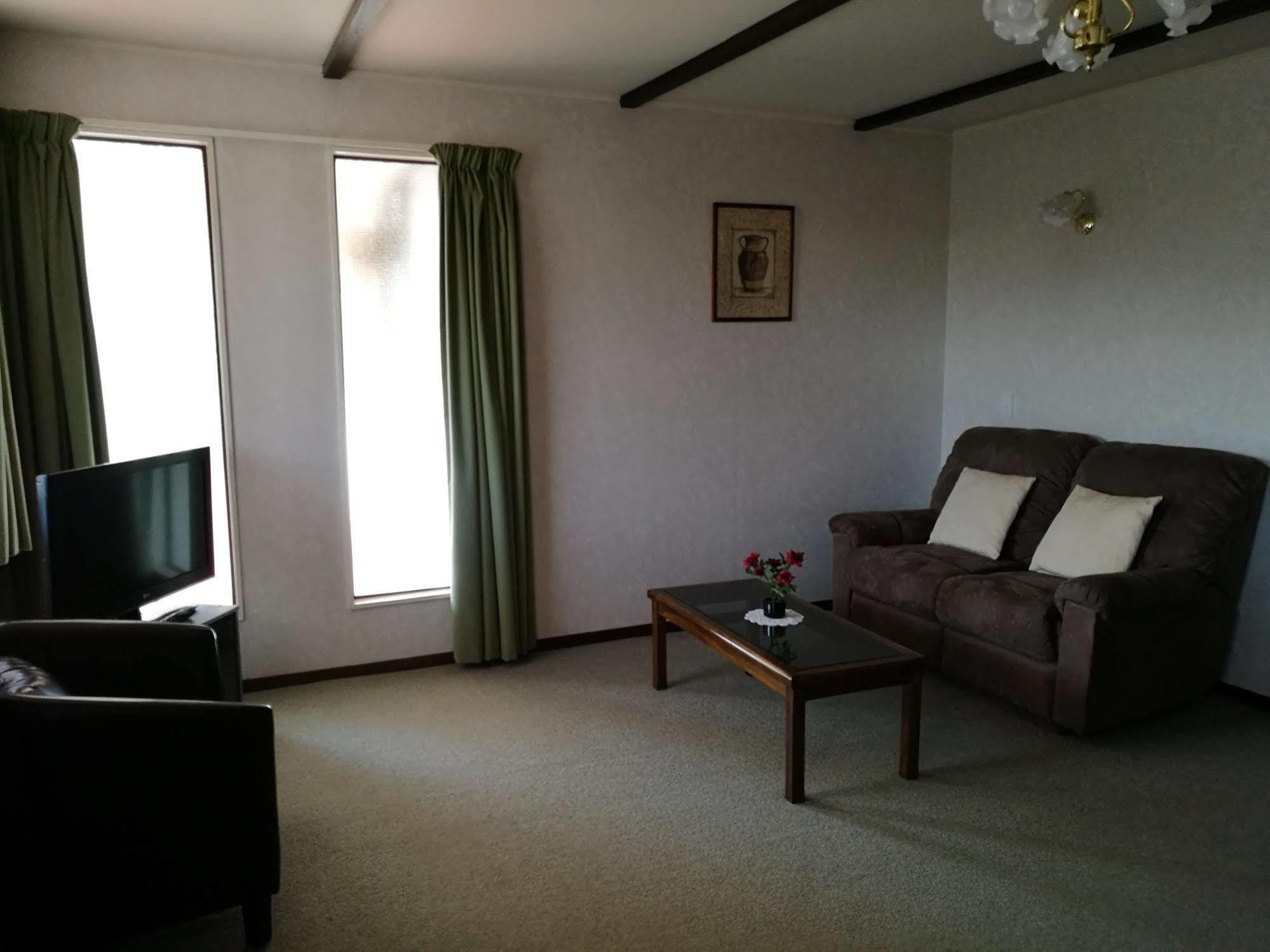 Hacienda Motel Invercargill Extérieur photo